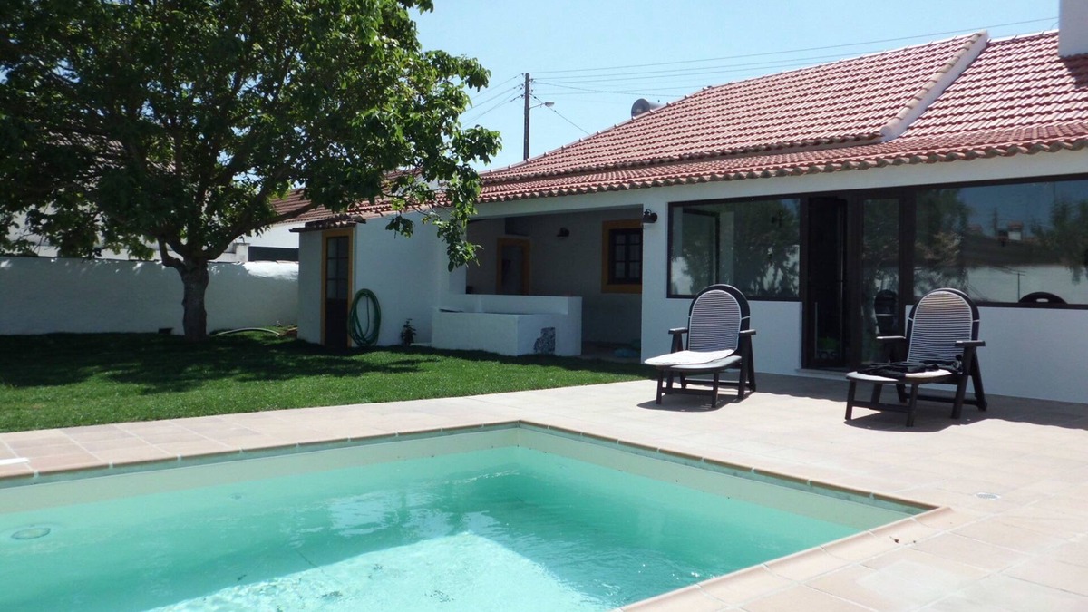 Azoia de Baixo Cottage | Tastefully Converted Cottage In A Typical Village Sleeping 6-7 People With Pool