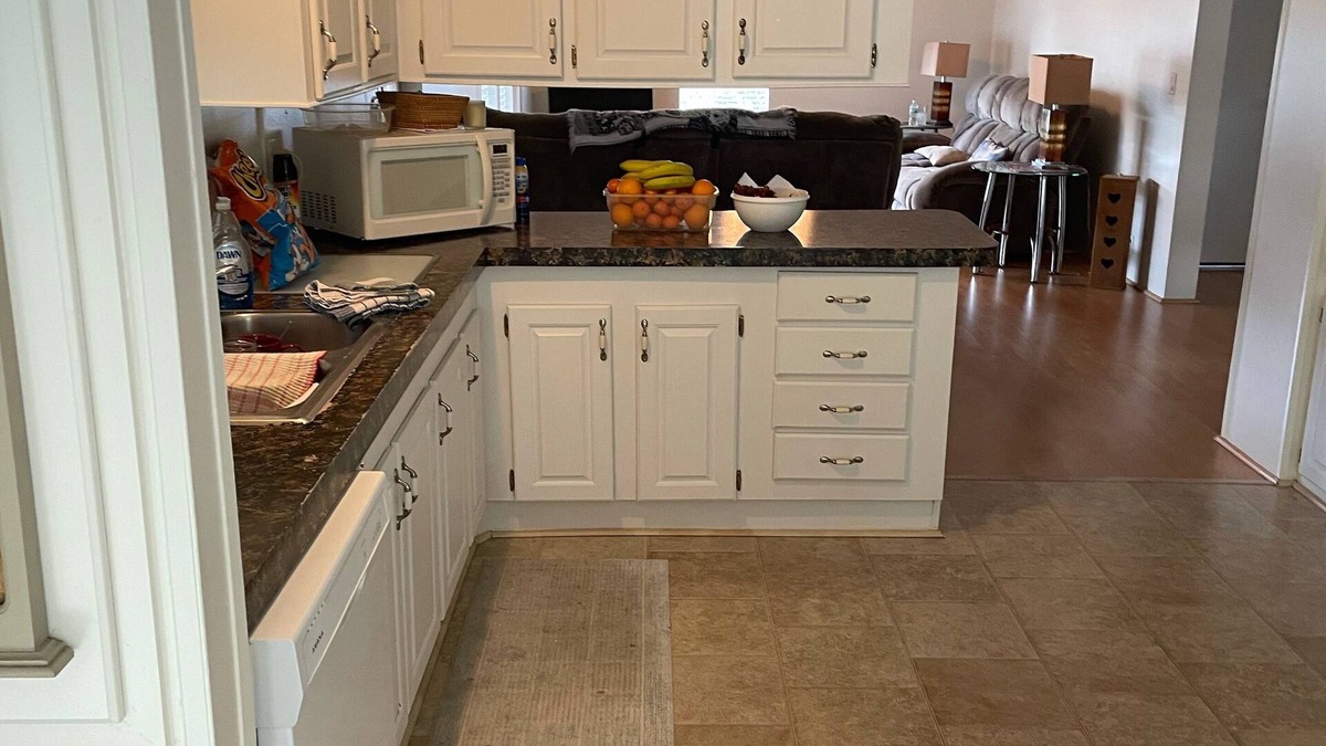 Fussels Corner House | Tastefully decorated home in a gated golf community.