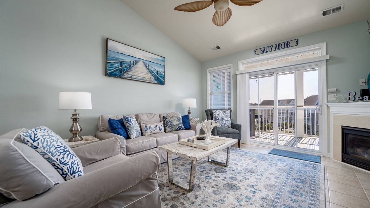 Sunset Island Condo | Tastefully decorated for a relaxing vacation! Waterfront, FREE Linen/Towel pkg