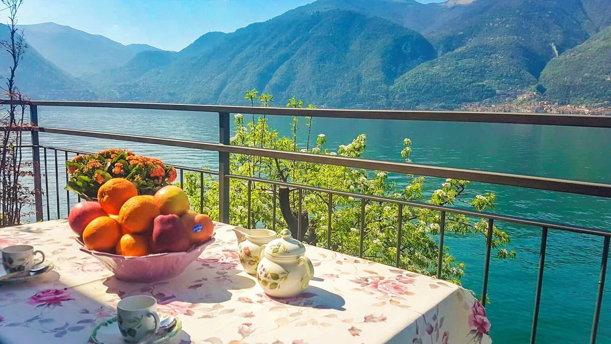 Lezzeno Apartment | Tastefully furnished 2-room apartment in direct sea location with pool and private beach