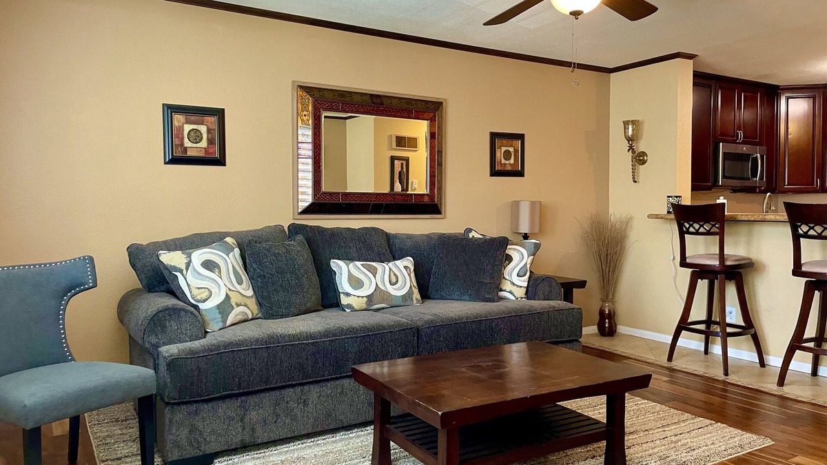 University City Condo | Tastefully Furnished & Centrally Located in La Jolla with Pool, Hot Tub & Gym