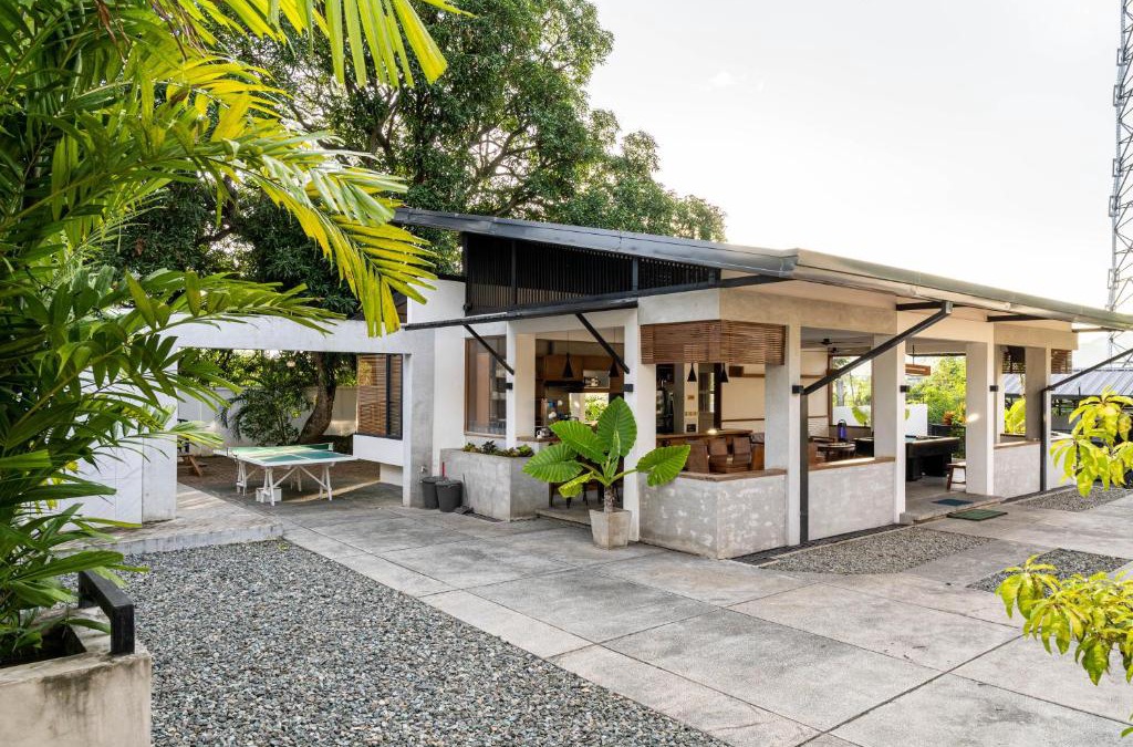 Morong House | Tata Amado: 3-bedroom vacation home + pool + sauna