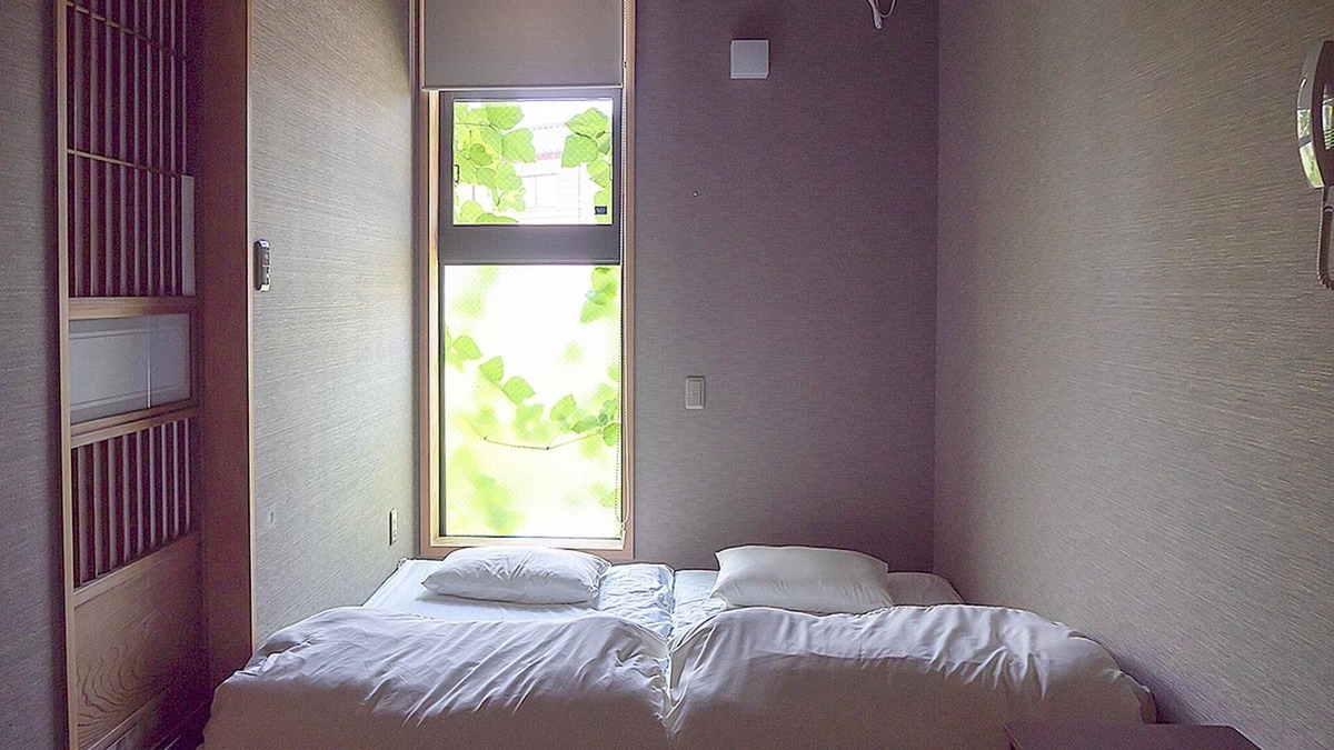 Katori House | Tatami twin room with shower room and toilet / Katori Chiba