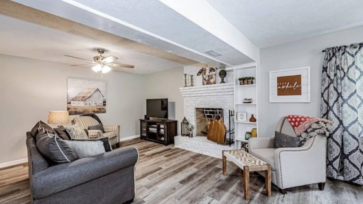 Wolftown House | Tatum’s Retreat -SAUNA- Hiking-Wineries- Unit B