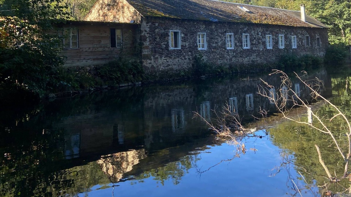 Aleu Cottage | Taupe - Cozy cottage with it's feet in the river, close to great hiking trails