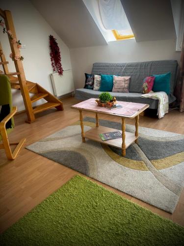 Pecs Apartment | Tavaszmező