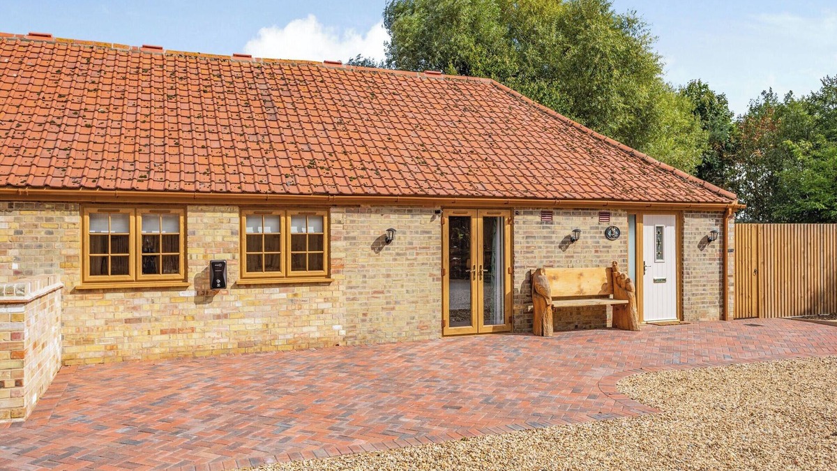Tilney Fen End Cottage | Tawny Acre Barn - UK38614