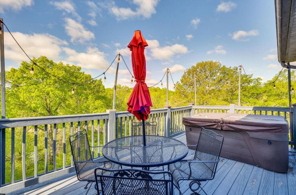 Taylorsville House | Taylorsville Cottage with Hot Tub and Lake Access!