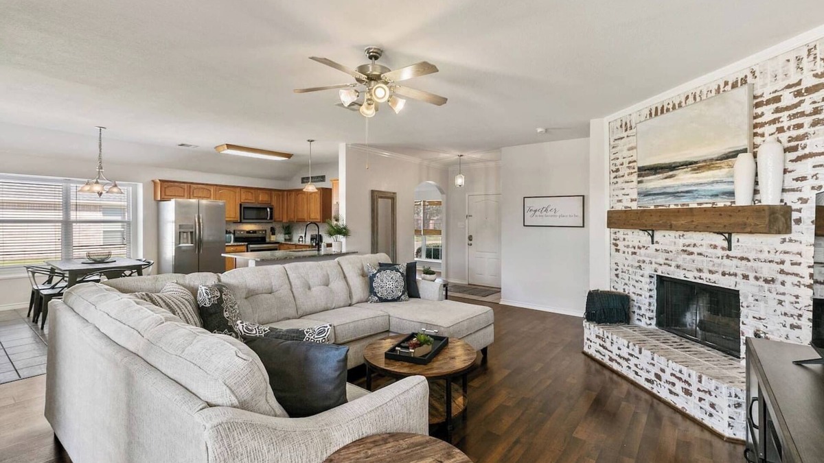 Murphy House | TCH - Cozy 3bd/2ba home in Murphy with Office Area