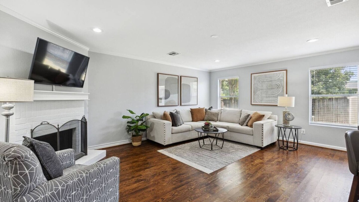 Elmo House | TCH - Spacious 4bd/2.5ba in Rockwall w/Workspace