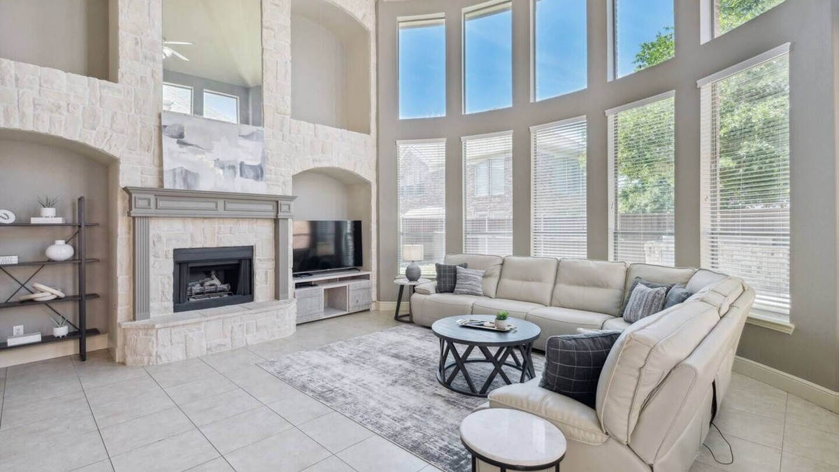 Plano House | TCH - Spacious 4bd/3.5ba in Plano with Workspace