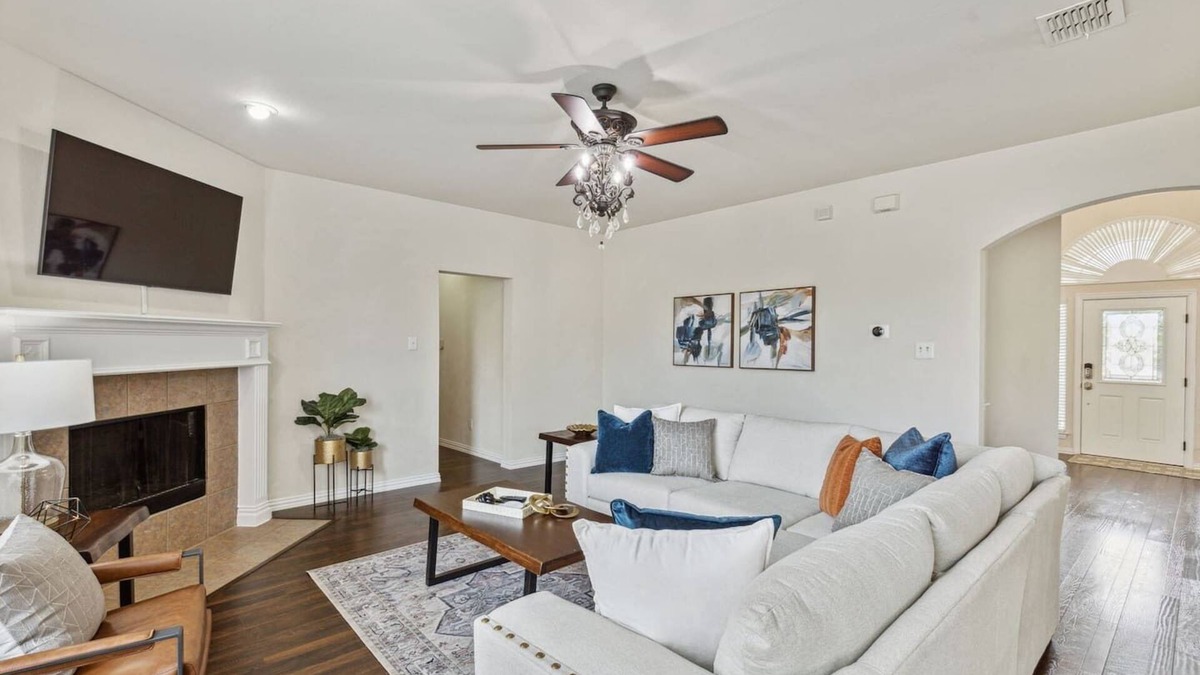 Plano House | TCH - Spacious 5bd/3.5ba in Plano with Office
