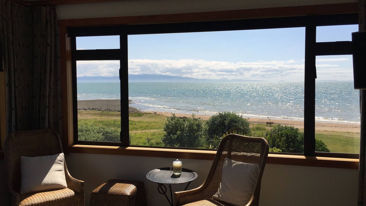 Te Puru Cabin | Te Puru Beach Lodge