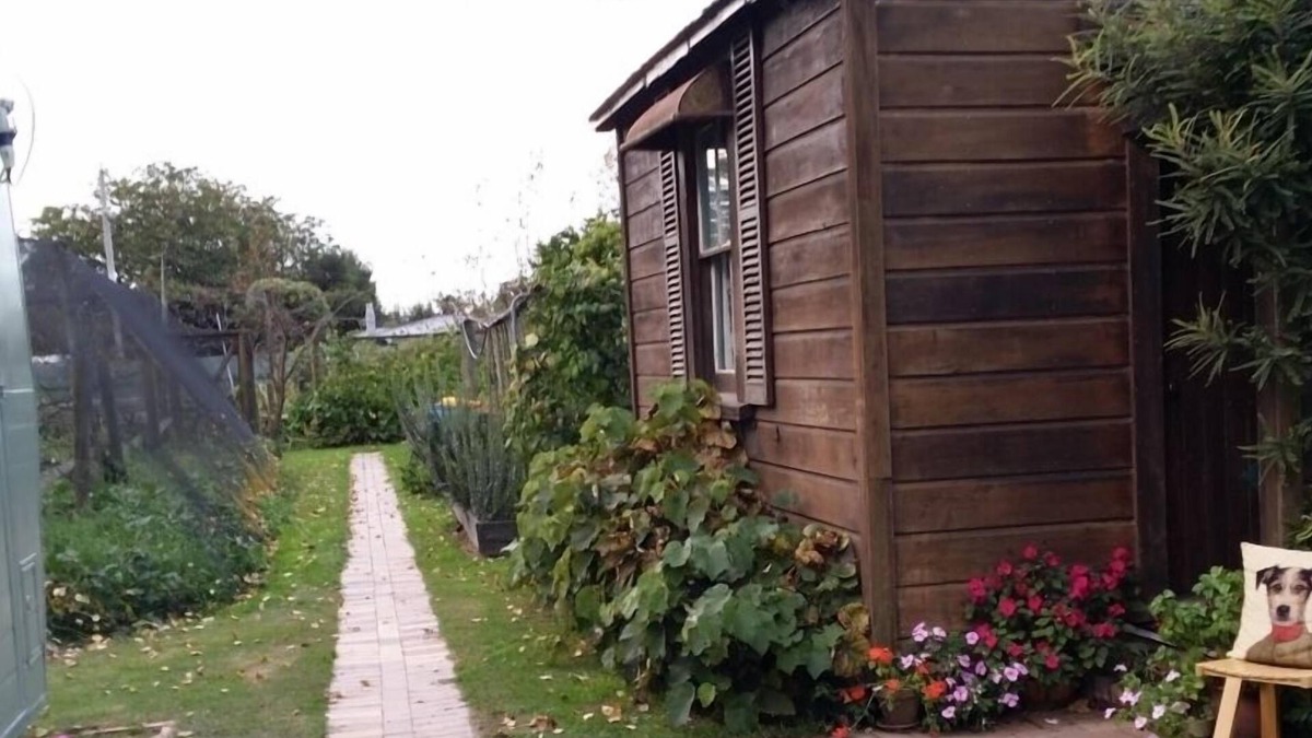 Hastings Cottage | Te Whare Rural Retreat and Caravan