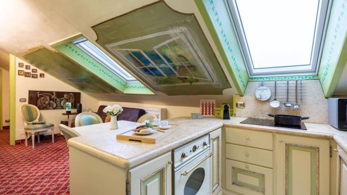 Loreto House | "Tea" Holiday Home 1km from Central Station