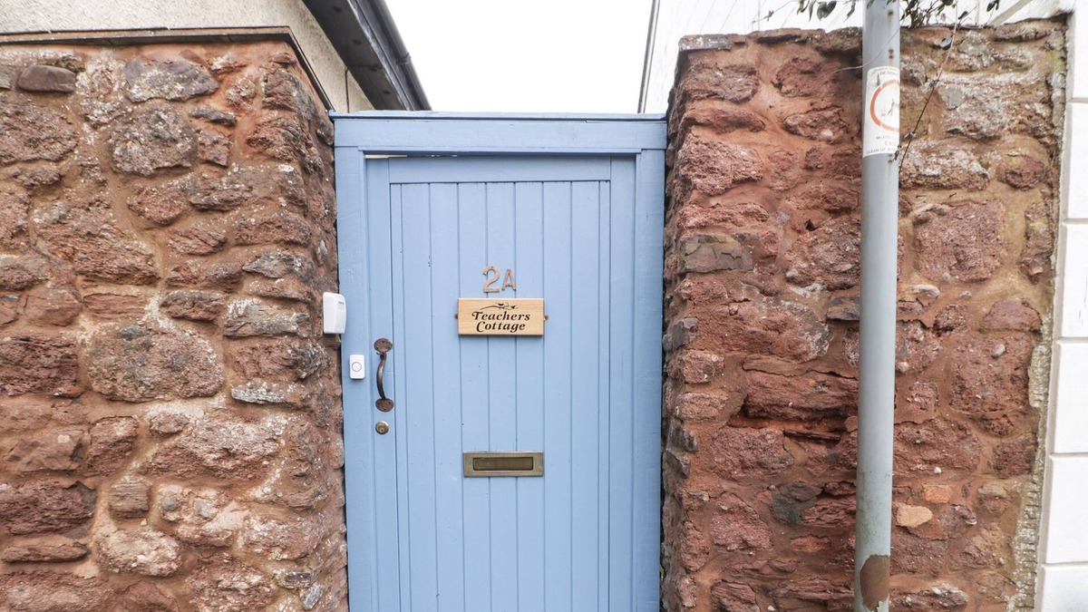 Wiveliscombe Cottage | TEACHER'S COTTAGE, pet friendly, with a garden in Wiveliscombe