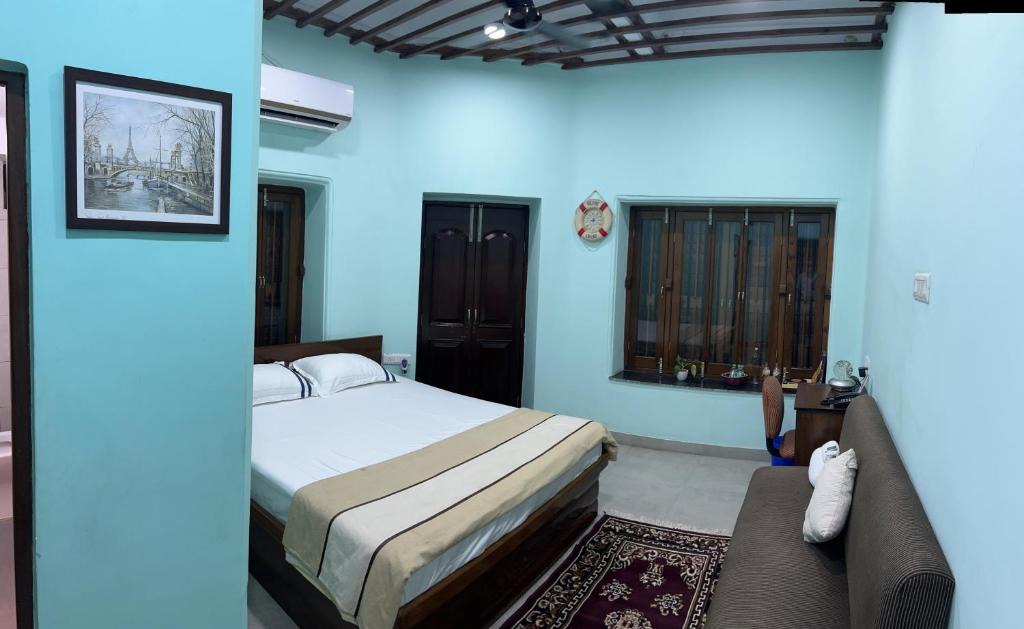 Kalighat House | Teakwood Suite - Nokha House