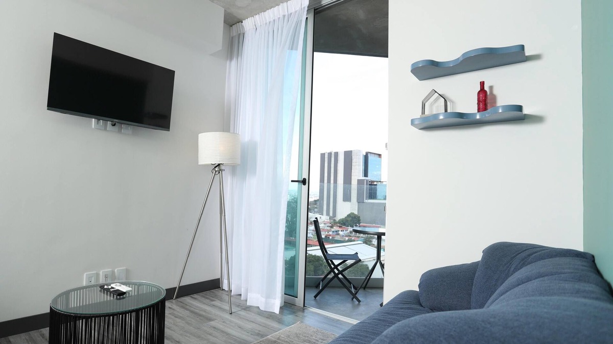 Mata Redonda Apartment | Teal at 12, City Views and Wonderland Vibes!