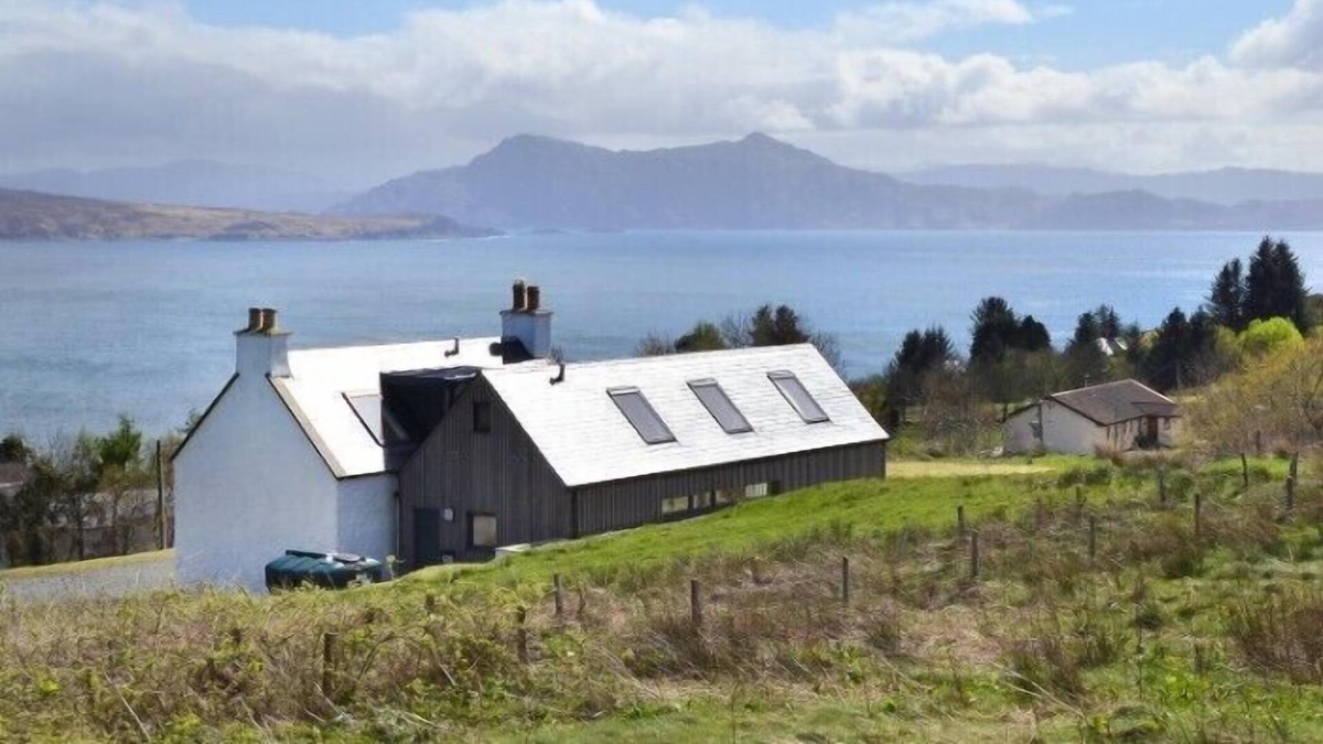 Teangue Cottage | TEANGUE HOUSE, family friendly, luxury holiday cottage in Armadale
