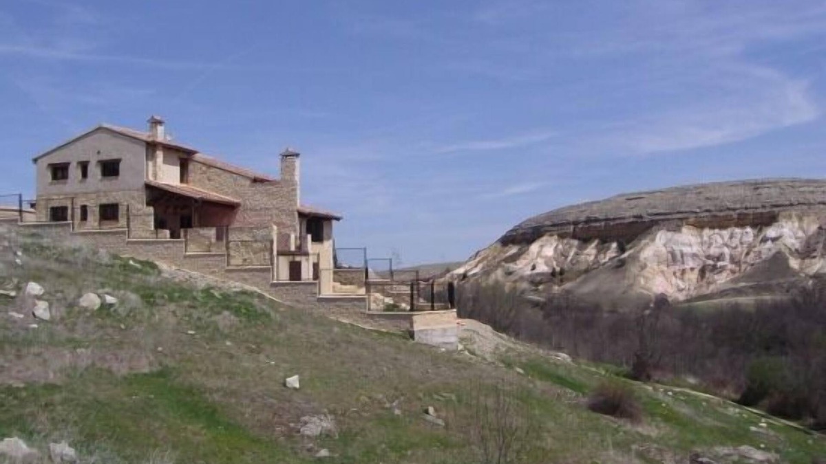 La Salceda Cottage | Tejada del Valle. Between Pedraza and Navafría. Sierra de Guadarrama Park.