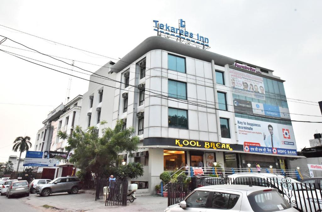 Hazratganj Hotel | Tekareesinn
