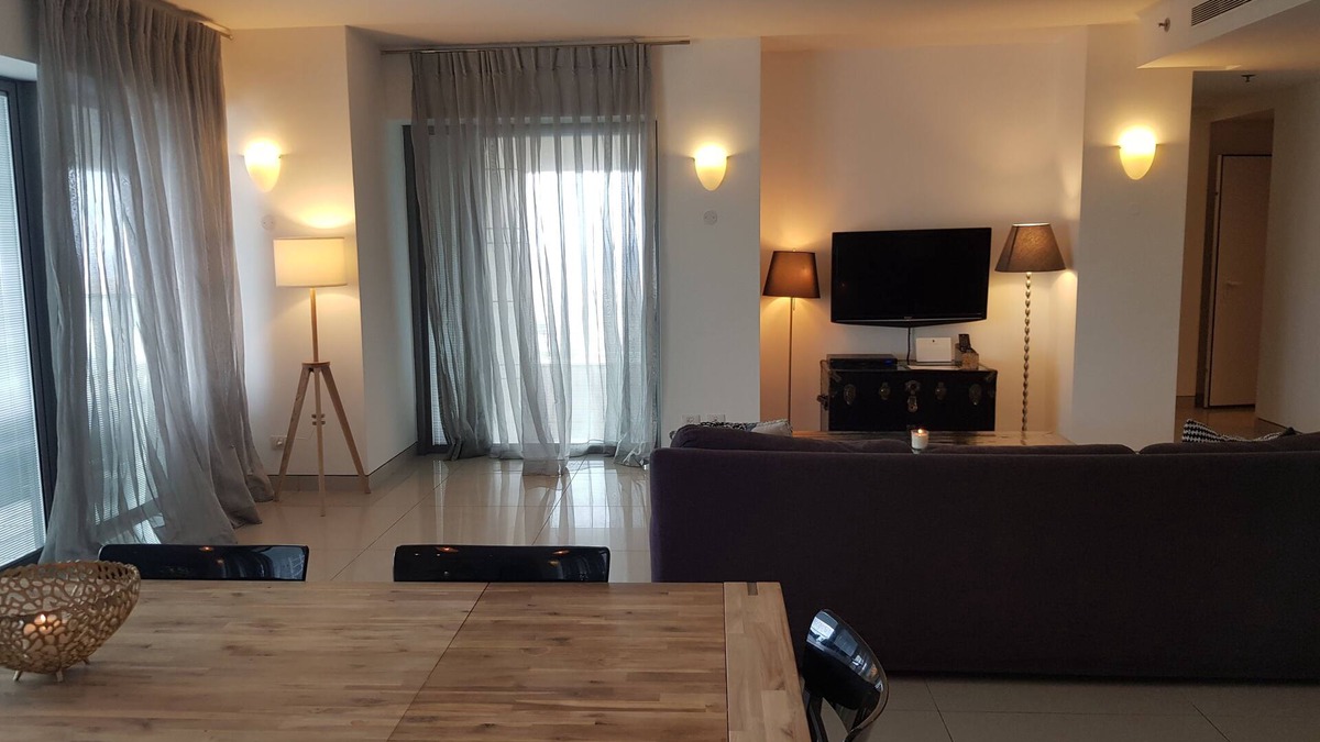 Park Tzameret Condo | Tel Aviv -Park Tsameret 4 bedrooms,high floor,large balcony,private parking slot