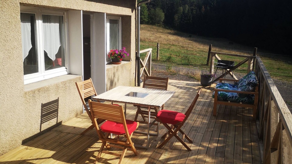 La Chapelle-Geneste Cottage | Teleworking and relaxation in the heart of nature 3 bedrooms 6 to 8 beds