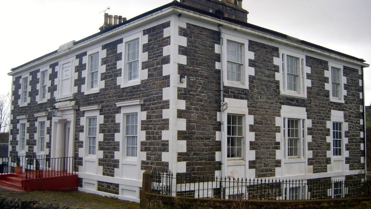 Beattock House | TELFORD MANOR HOUSE - sleeps 30, 13 BEDROOMS, 9 .5 BATHROOMS