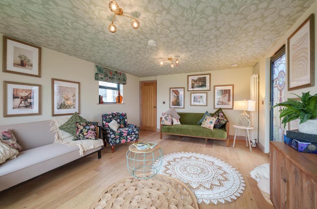 Bristol Old City Apartment | Teller’s Secret Loft House - 2 Bedroom Apartment in Central Bristol by Mint Stays