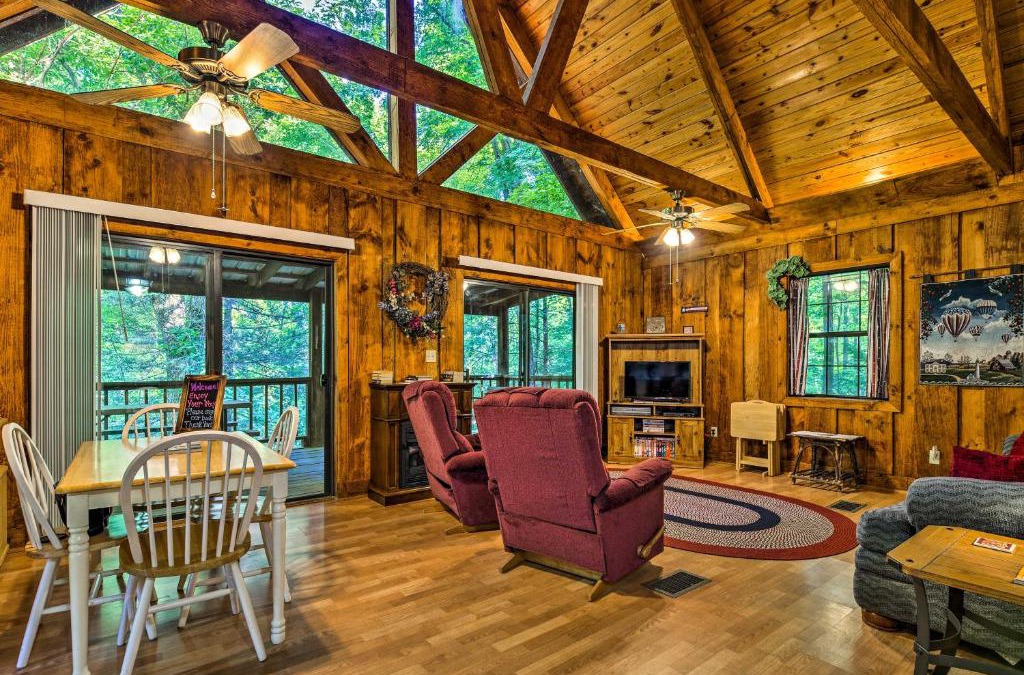 Madisonville House | Tellico Plains Cabin - 25 Acres, Backyard Creek!