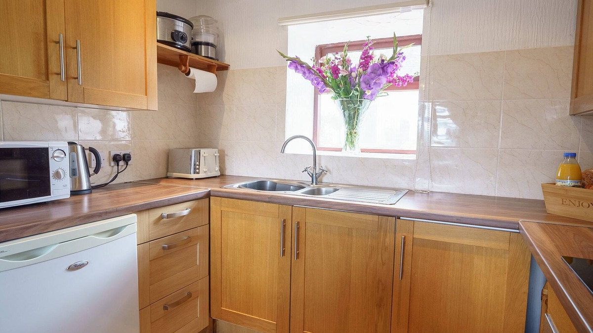 Thornhill Cottage | Templand - sleeps 6 in 3 bedrooms set in picturesque countryside with hot tub