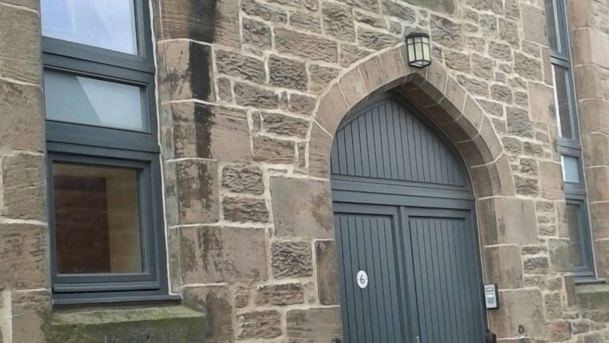 Spittal Cottage | Templars Cottage - sleeps 2 guests in 1 bedroom
