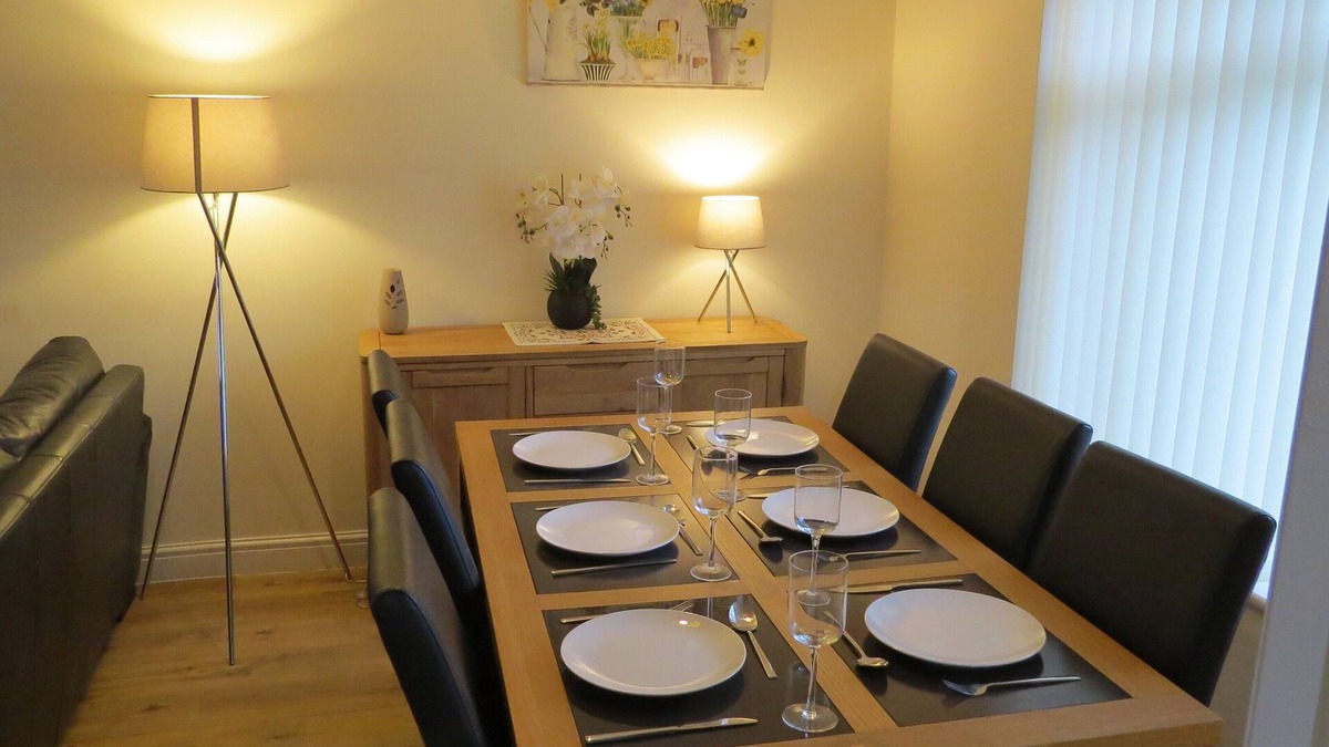 Templecombe House | Templecombe 3 Bed House - Sleeps 5