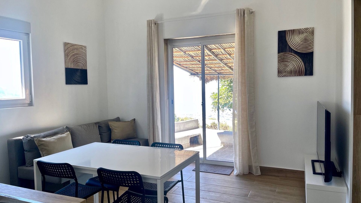 Montijos Apartment | Ten Days -App1- Montaña Roja' with Sea View, Wi-Fi and Air Conditioning
