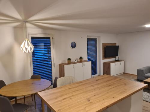 Zirovnica Apartment | Ten villages