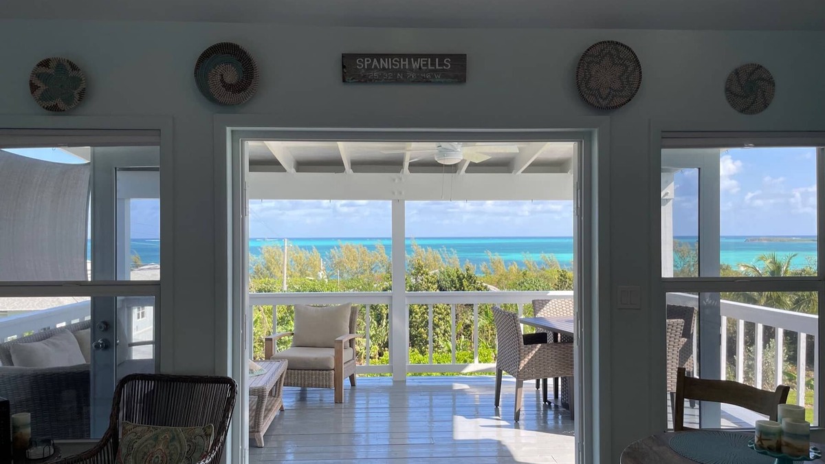 Spanish Wells Cottage | TennesSea Shine. Perfect View for Two. Cozy cottage with amazing views.