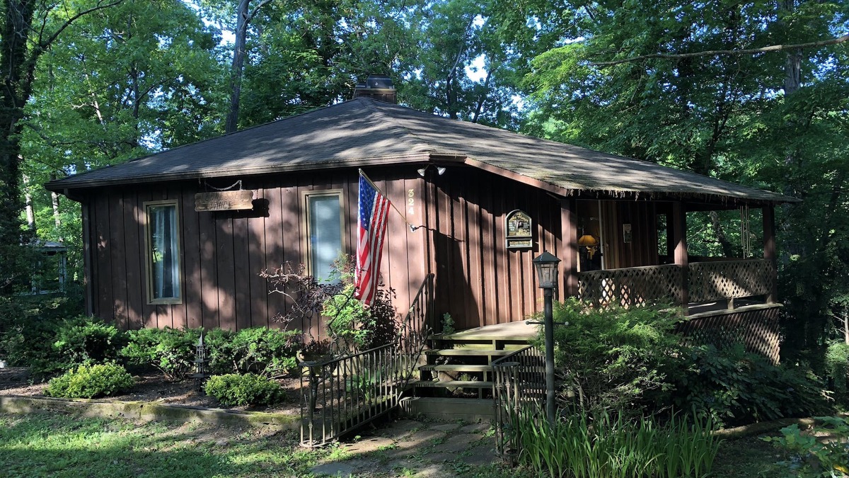 Estill Springs House | 'Tennessee Tahoe': Tims Ford Lake - Cozy Cabin with Two Level Dock