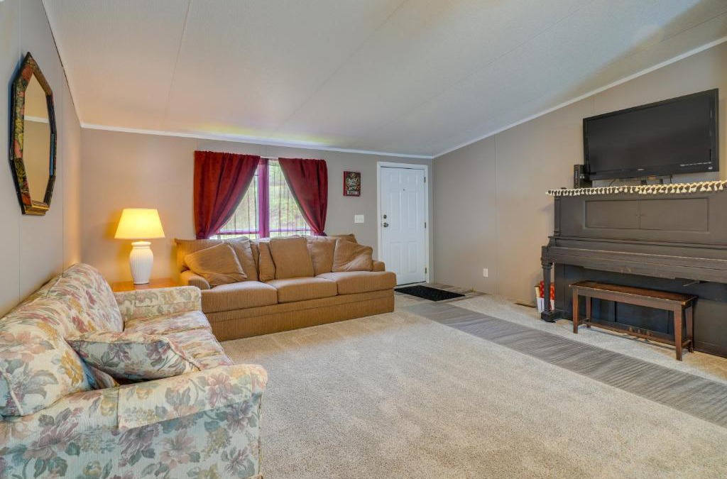 Coalfield House | Tennessee Vacation Rental about 2 Mi to Windrock Park!