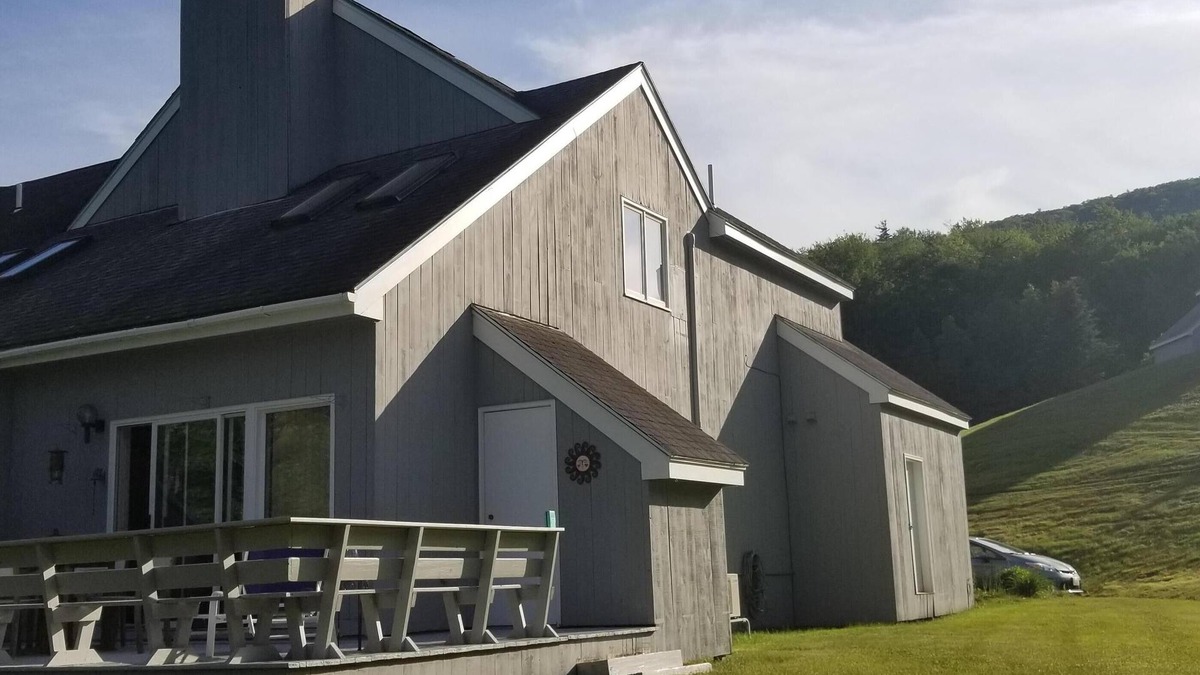 Plymouth Condo | Tenney Mountain Condo in the heart of the White Mountains