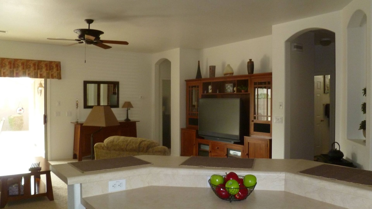 Royal Ranch House | Tennis, Pickel Ball, Prof Baseball, Ottawa Univ, Hiking, Golf,Luke AF, shoppingn