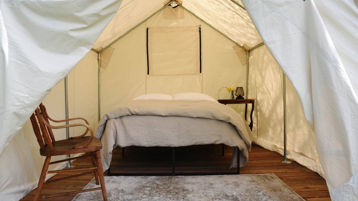 Harvard RV Rental | Tent Platform 3 | Pond View Glamping Tent