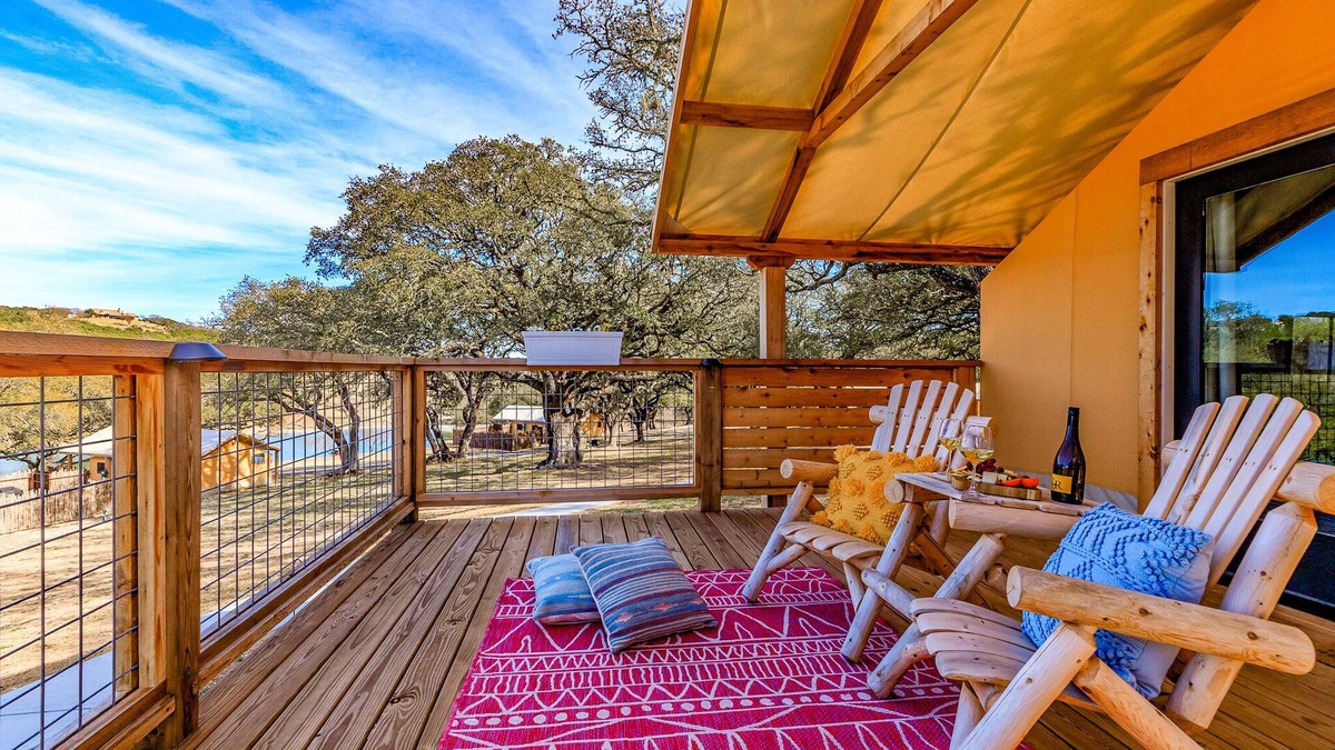 Hunt Cabin | Tent | Pool Firepit Lake Hot tub River Heat/AC