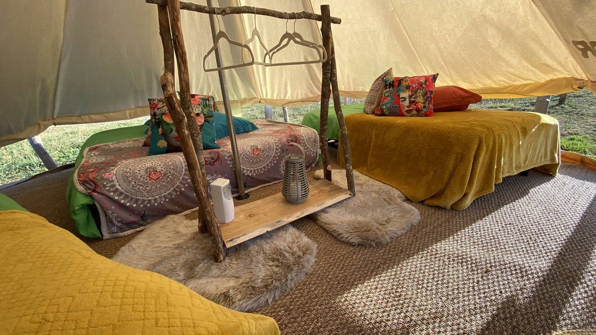 Thiel-sur-Acolin RV Rental | Tente La Frida Kahlo