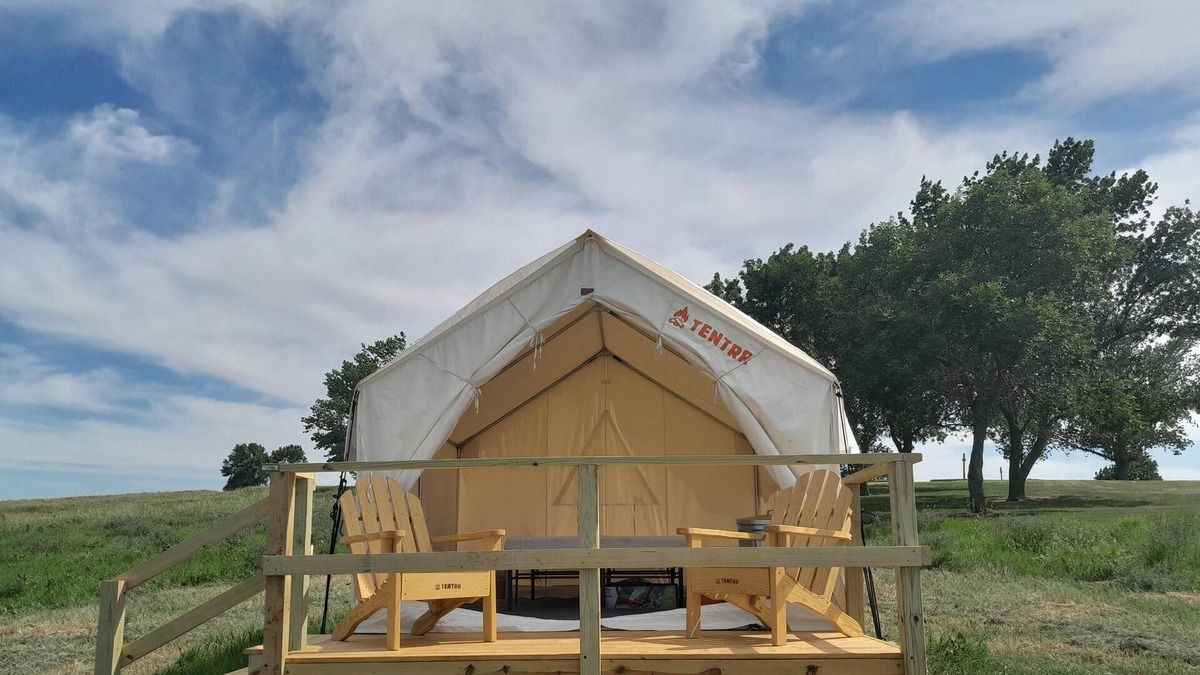Loup City RV Rental | Tentrr State Park Site - Nebraska Sherman SRA – Redwood Lakeview D – Single Ca