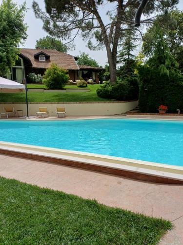 Bramairate Bed & Breakfast | Tenuta degli Angeli Rossi