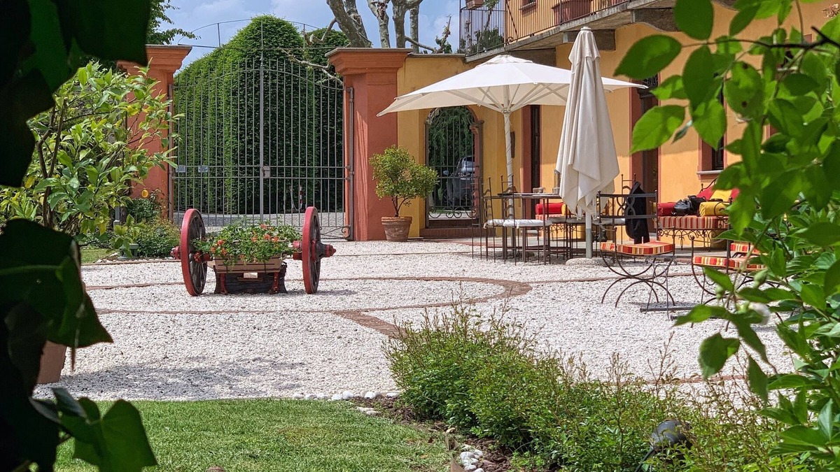 Buriasco Hotel | Tenuta La Cascinetta