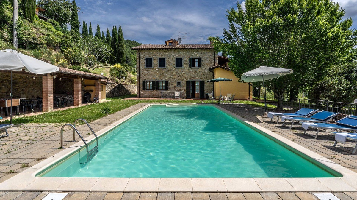 Subbiano Villa | Tenuta Le Caselle farmhouse with pool