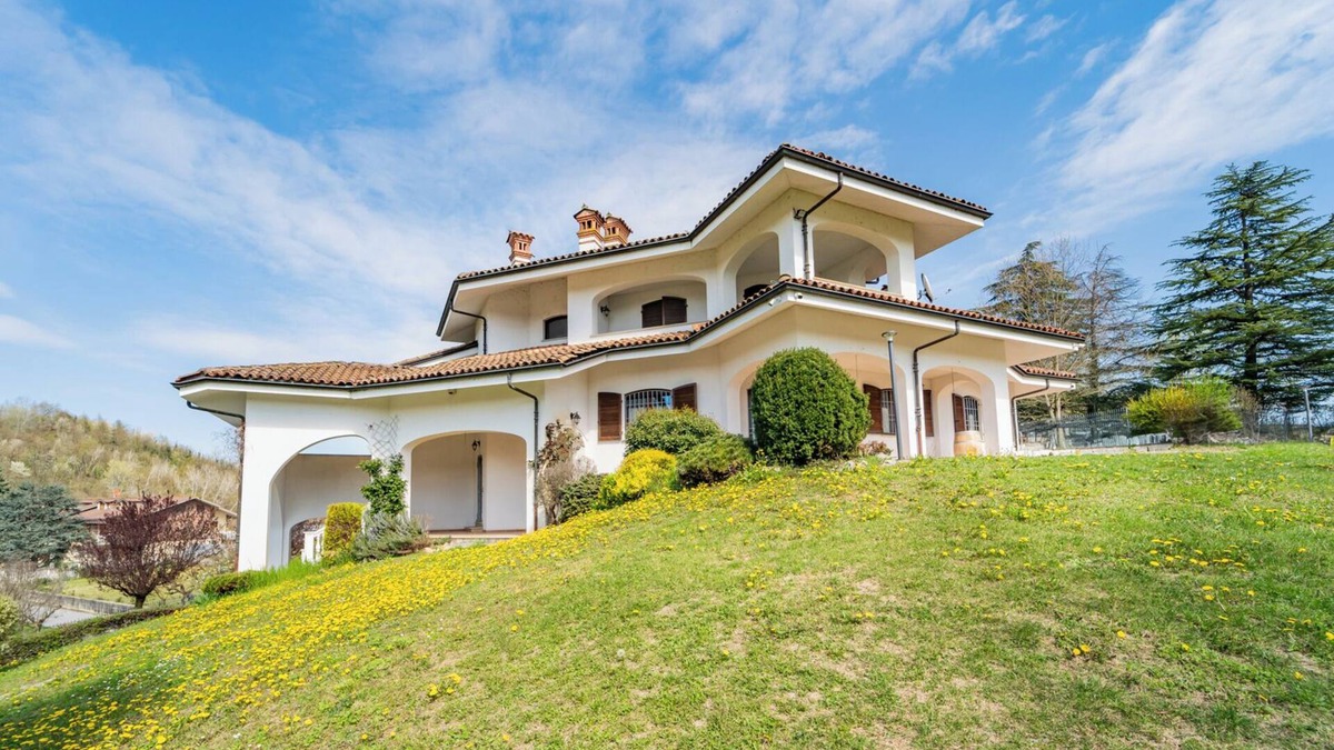 Monchiero Villa | Tenuta Oltrevento - Three Bedroom Villa, Sleeps 5