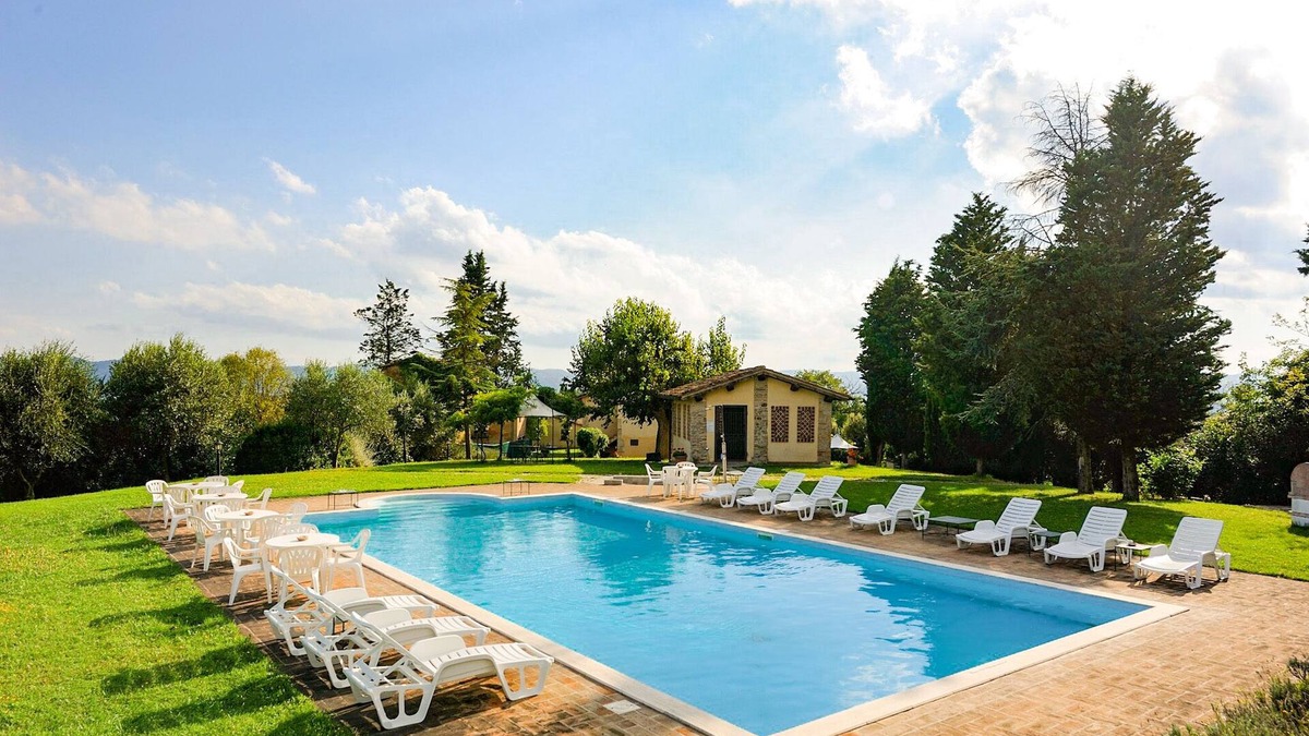 Old Town Villa | Tenuta Patrizi Guardabassi is an ideal Villa for holiday in privacy and relax