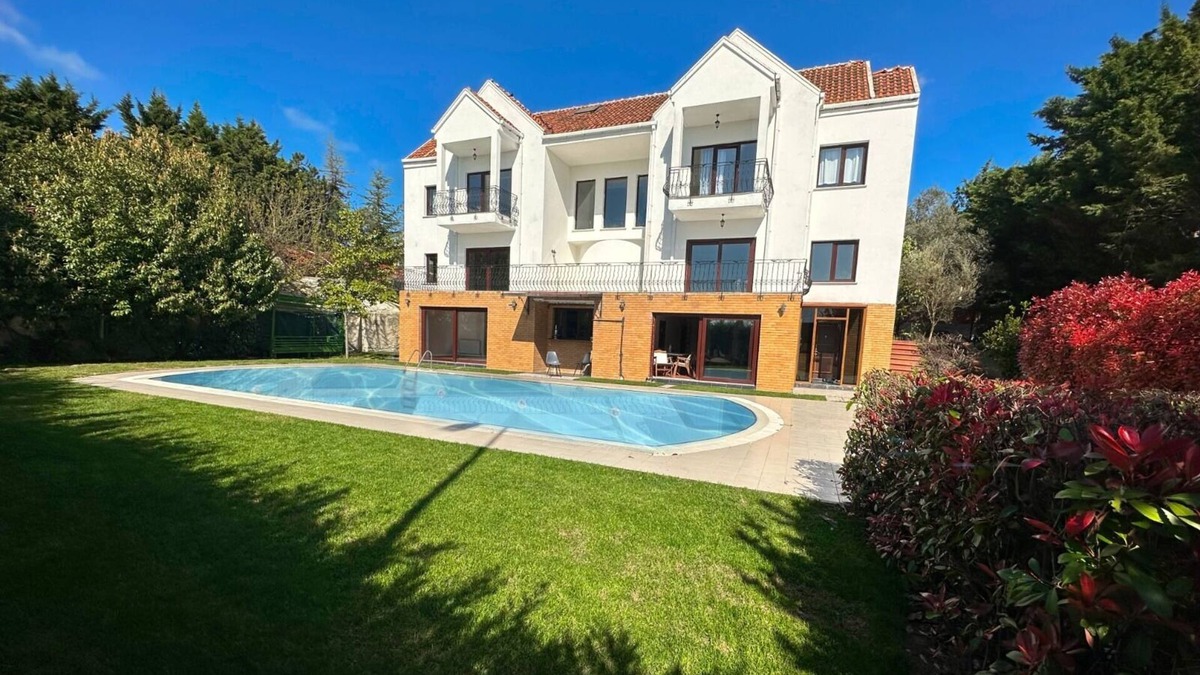 Buyukcekmece Villa | Tepekent'te tripleks lüks villa